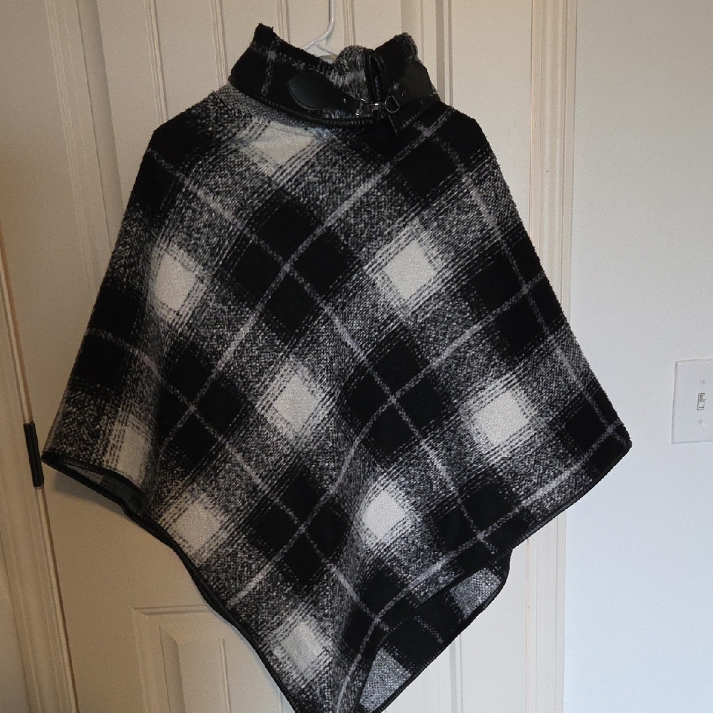 Black and White Plaid Women's Sweater Poncho